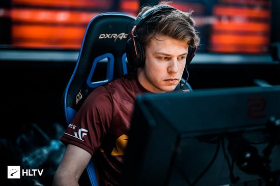 JD Gaming 官方公告： cvMax 正式加入团队，担任俱乐部的主教练