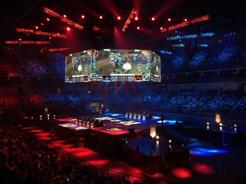 JDG官博官宣：与路虎达成战略合作！